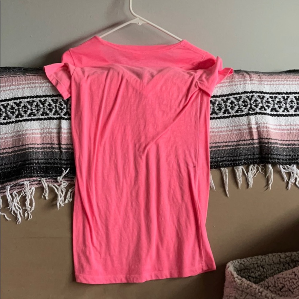 tshirt - Picture 2 of 2